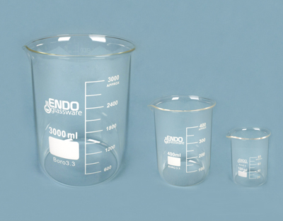 Vaso forma baja, con pico, 5 ml