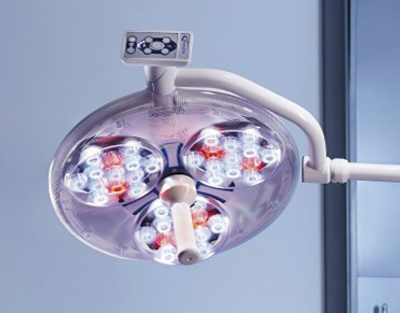 Astramax AM30MO surgical light with castors