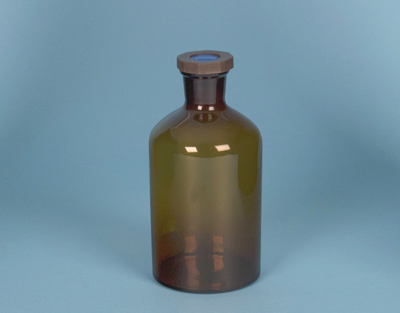 Amber bottle, plastic stopper, narrow neck, 500 ml