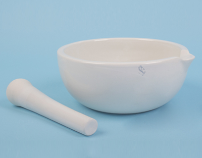 Mortero porcelana c/mano, 216 mm